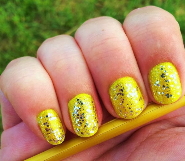 Yellow Sparkly Nail Art