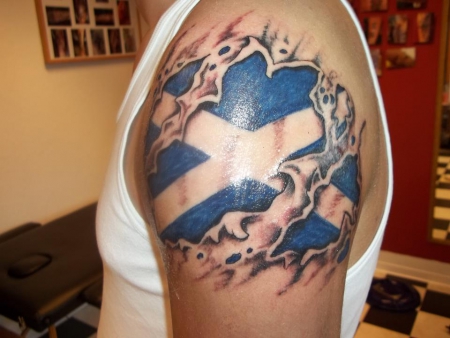 3D Scottish Flag Tattoo On Left Shoulder For Men