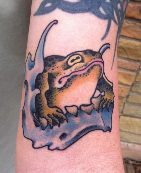 Awful Traditional Frog Tattoo On Half Sleeve
