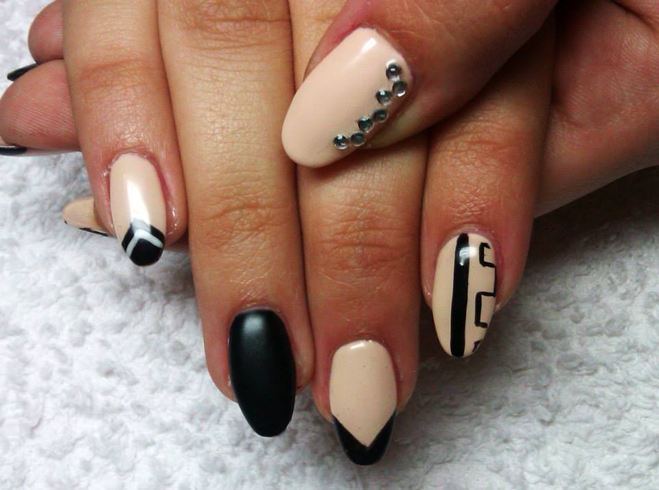 Beige and Gold Coffin Nails - wide 1