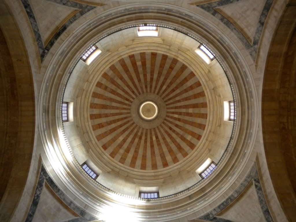 Beutiful Dome Inside Panteao Nacional