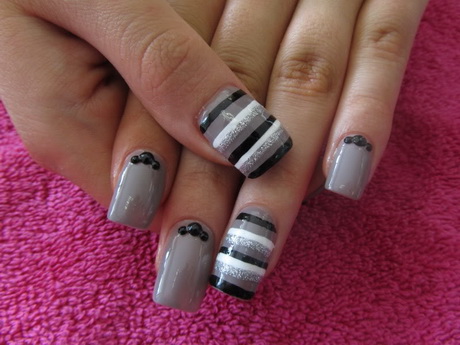 Black And White Stripes Design On Gray Nails