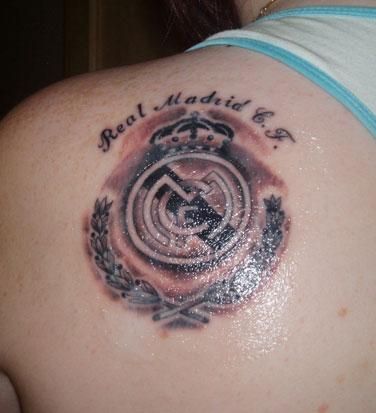 Cool Grey Ink Real Madrid Logo Tattoo On Left Back Shoulder
