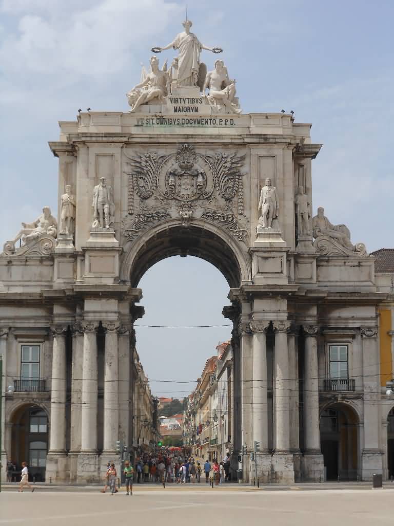 Front Picture Of Rua Augusta Arch