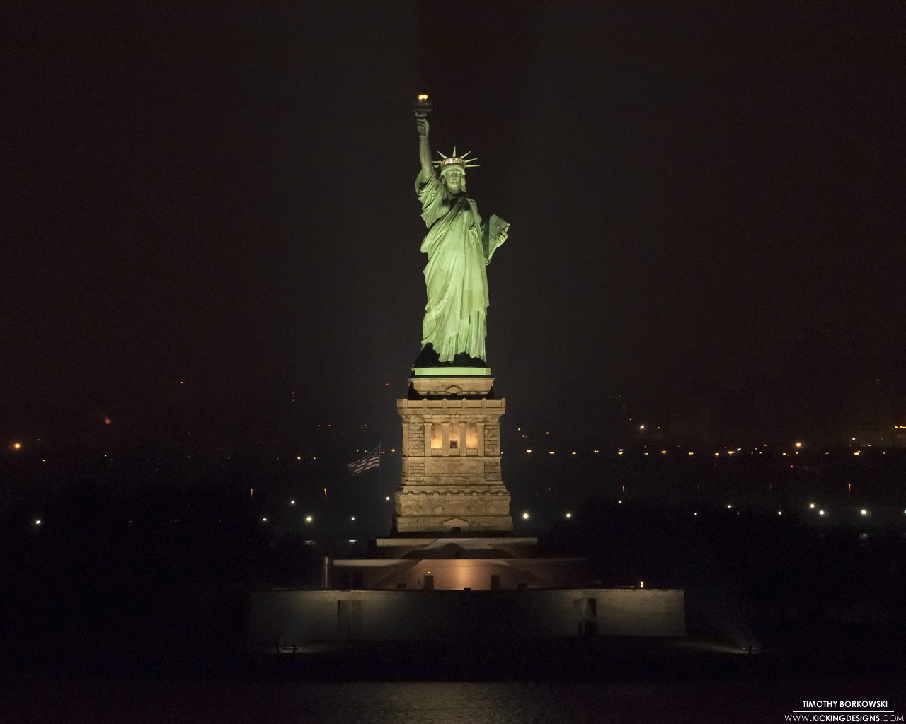 Front Picture Of Statue Of Liberty At Night