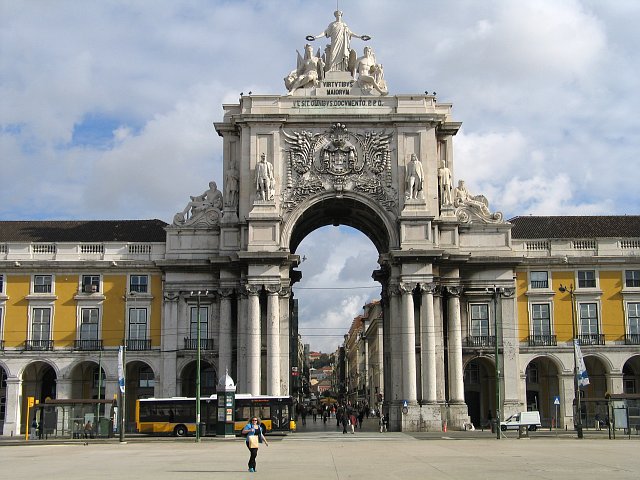 Front View Of Rua Augusta Arch