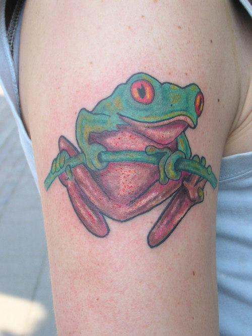 Green And Red Tree Frog Tattoo On Shoulder