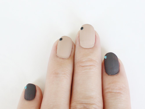 Matte Gray And Beige Nail Art