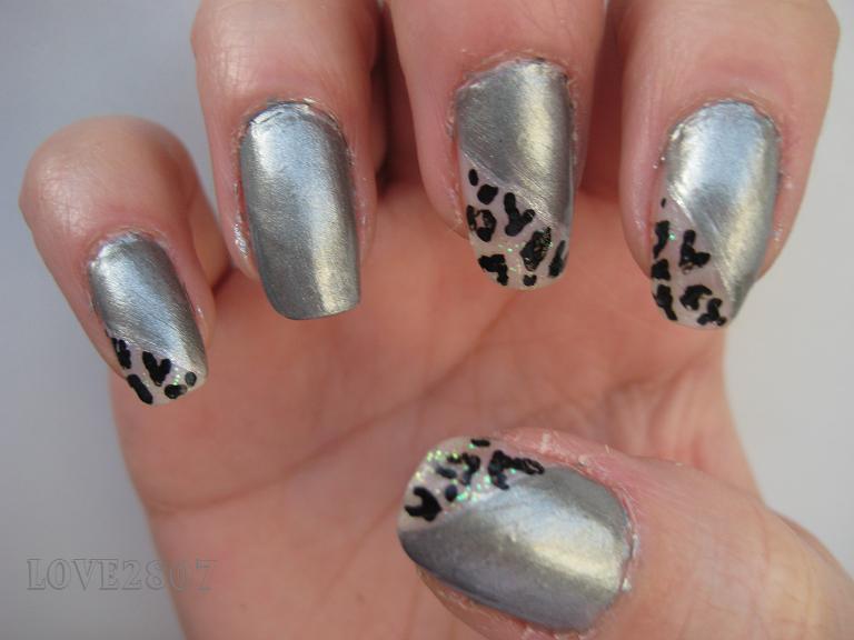 Metallic Gray Leopard Print Nail Art
