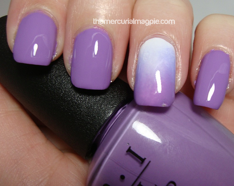 Simple Accent Purple Gradient Nail Art