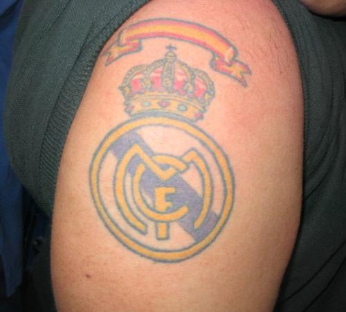 Simple Real Madrid Logo Tattoo On Right Shoulder