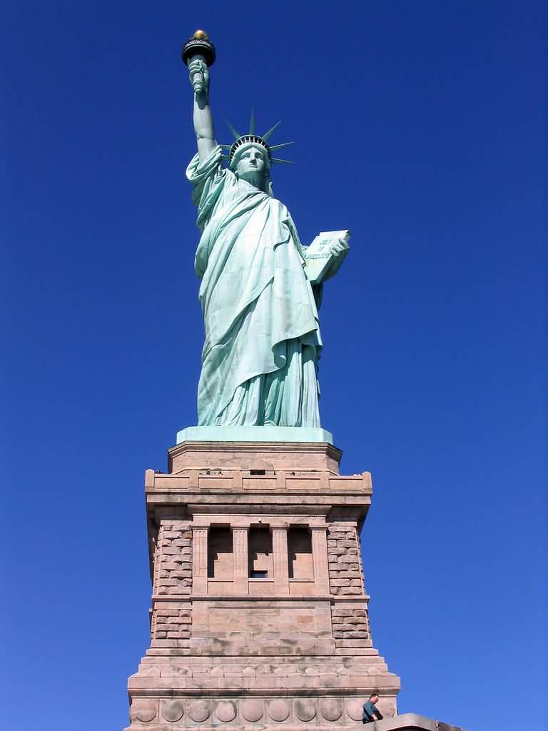 Statue Of Liberty Front View Image