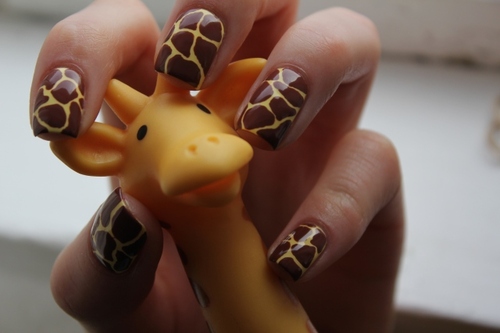Yellow And Brown Giraffe Print Nail Art
