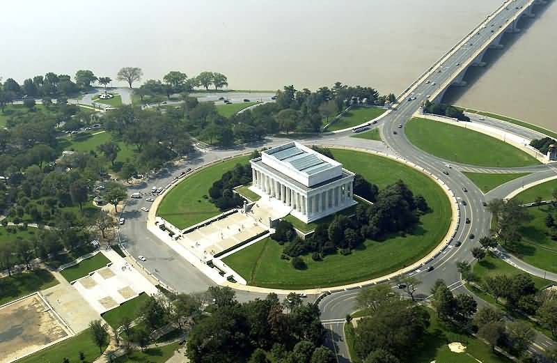 Adorable Aerial View Of Lincoln Memorial