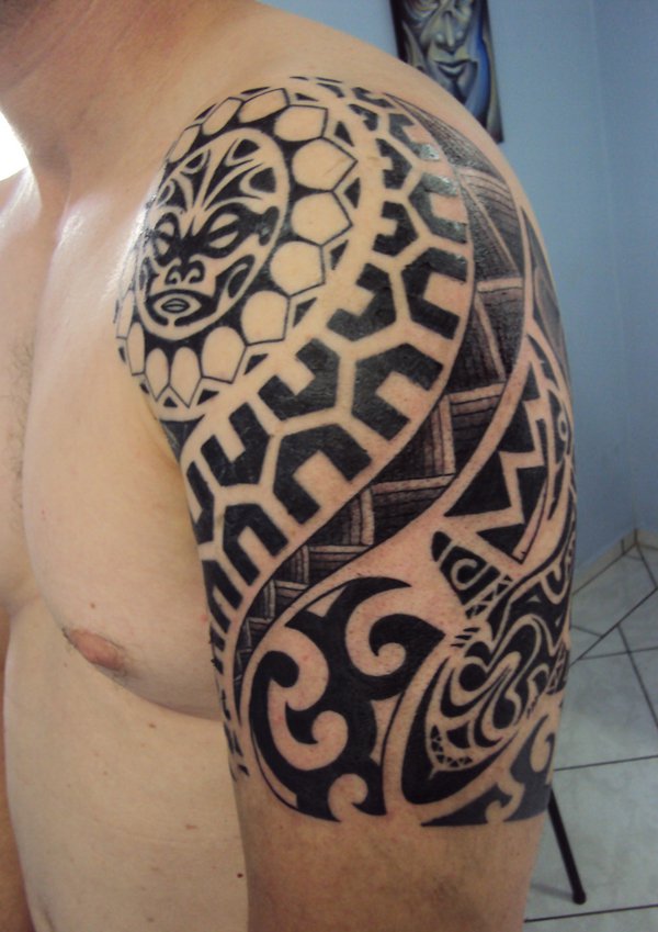 Attractive Maori Shoulder Tattoo For Men