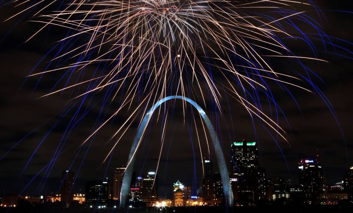 Beautiful Fireworks Over The Gateway Arch