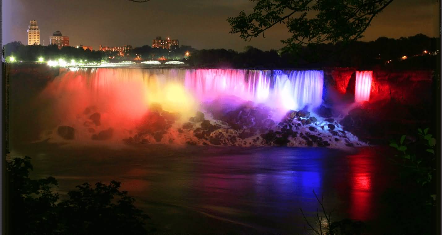 Beautiful Lights Show At Niagara Falls Night View