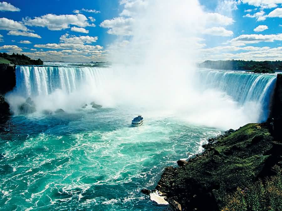 Blue Water Of Niagara River And Cruise Near Niagara Falls