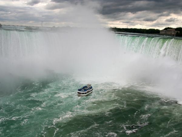 Cruise Near The Niagara Falls