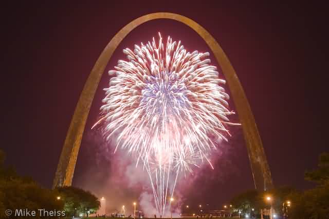 Fireworks In Front Of Gateway Arch At Night