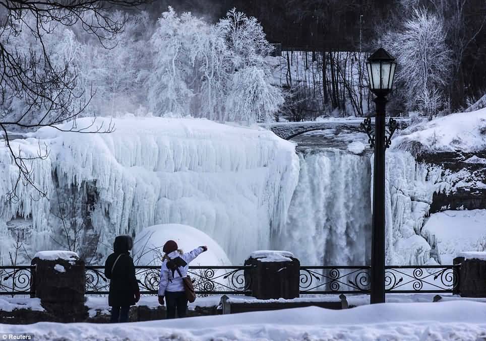 Frozen Niagara Falls Picture