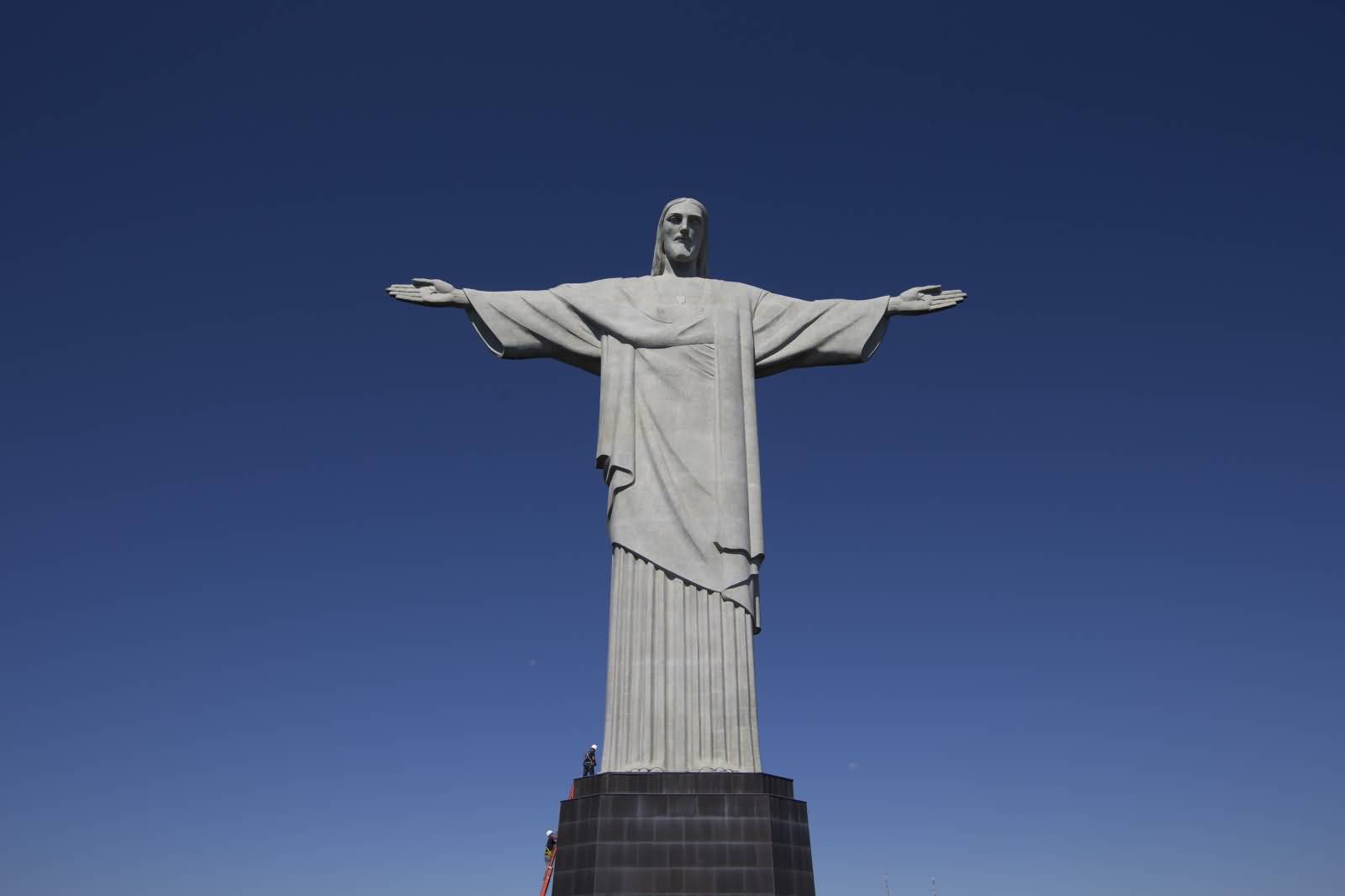 Full View Of The Christ The Redeemer Statue