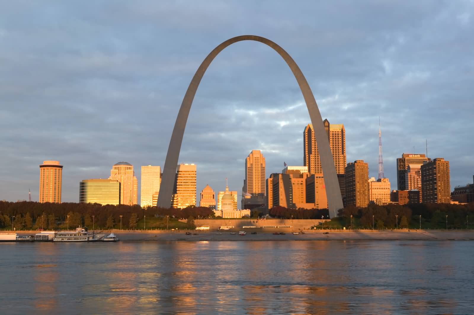 Gateway Arch During Sunset