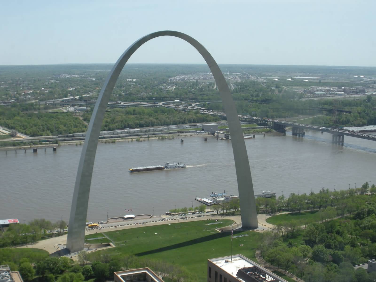 Incredible View Of Gateway Arch In St. Louis