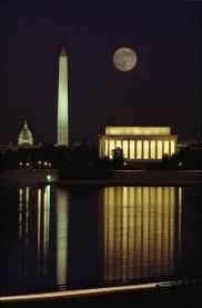 Lincoln Memorial At Night With Full Moon