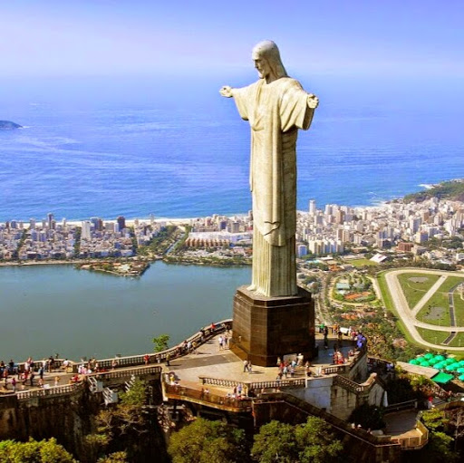 Side View Image Of The Christ The Redeemer In Rio de Janeiro