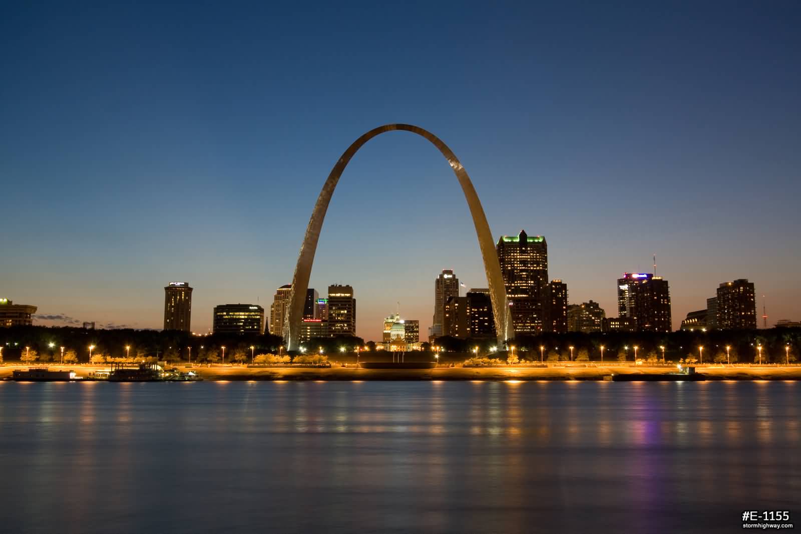 The Gateway Arch Lit Up At Night