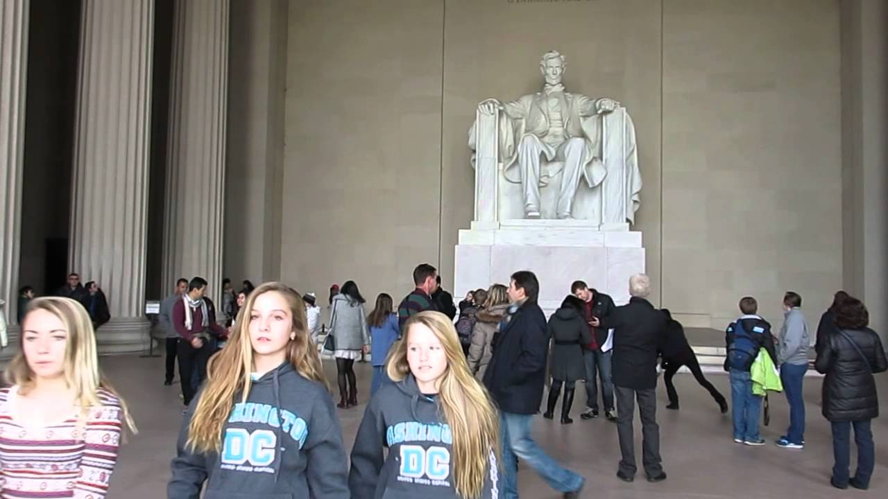 Tourists Inside The Lincoln Memorial