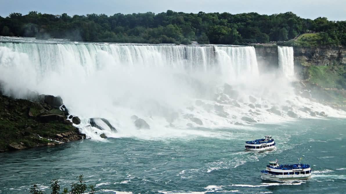 Two Cruises Near The Niagara Falls