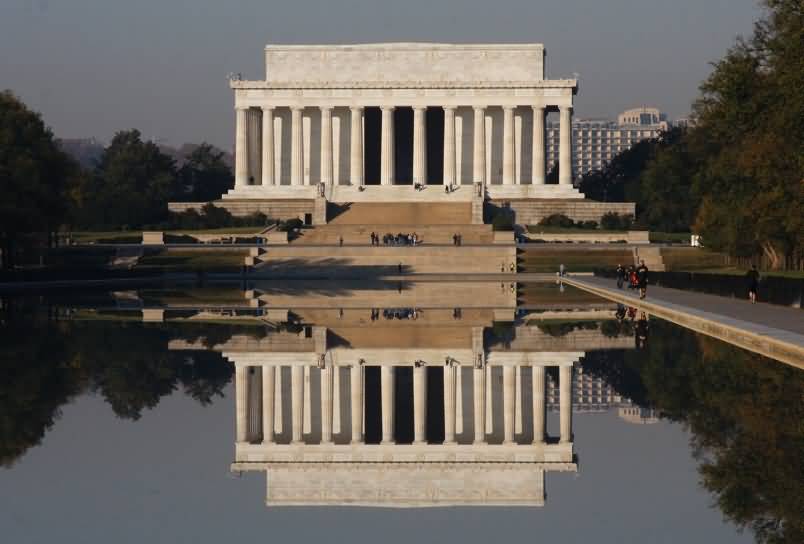 Water Reflection Of Lincoln Memorial