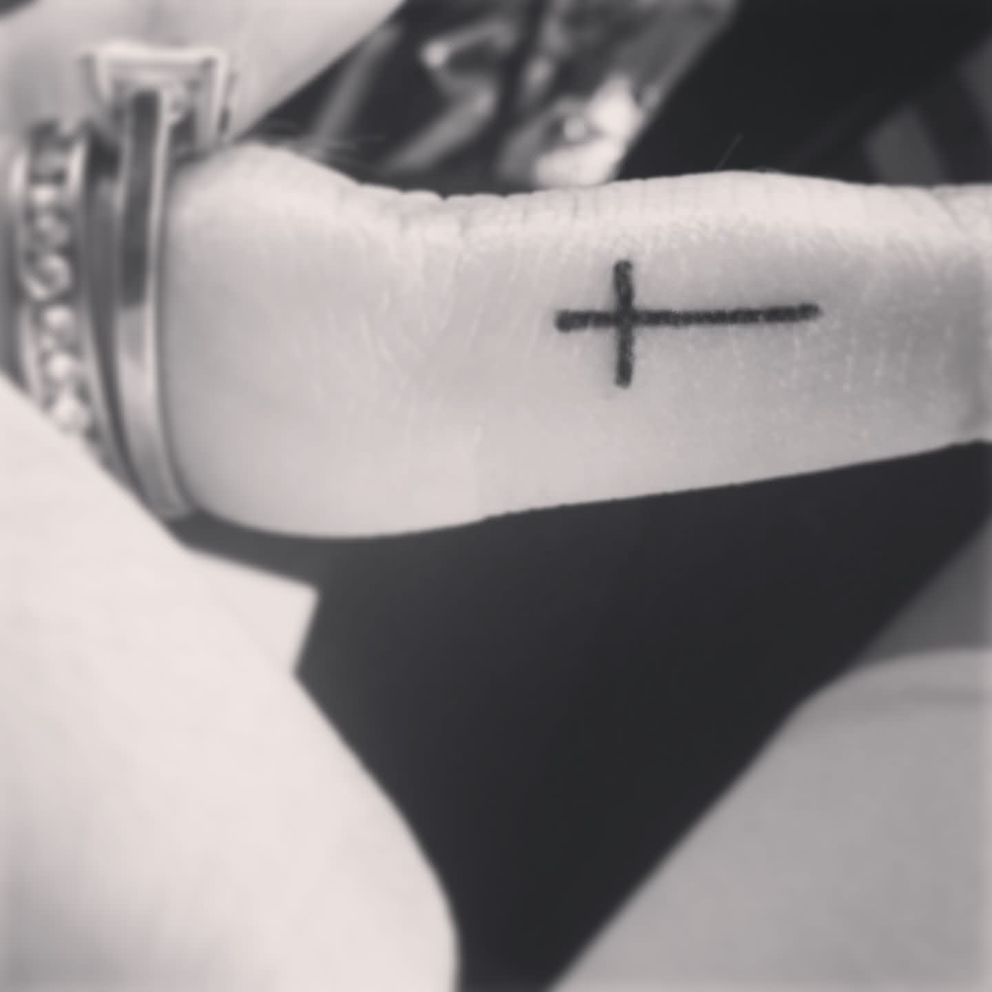 Amazing Black Cross Tattoo On Side Finger