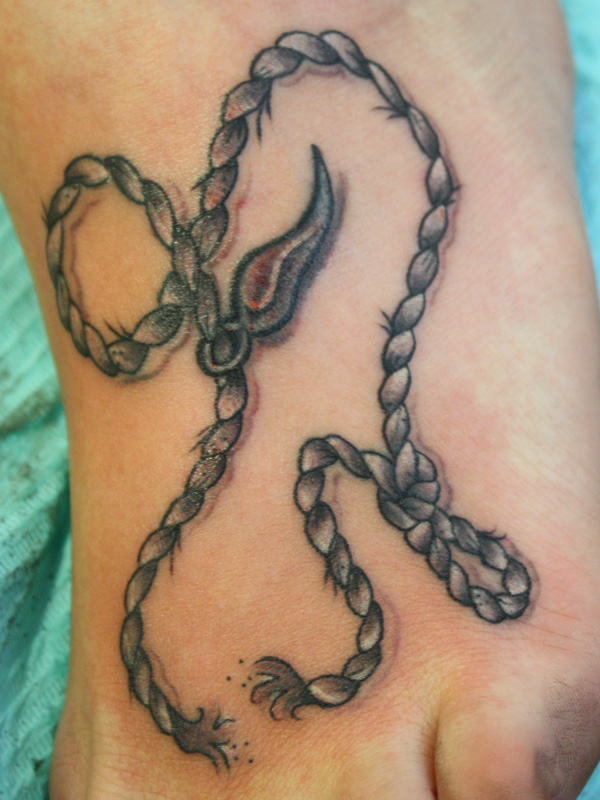 Amazing Rope Tattoo On Left Foot