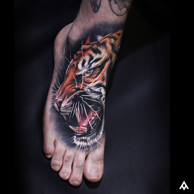 Awesome 3D Tiger Tattoo On Foot