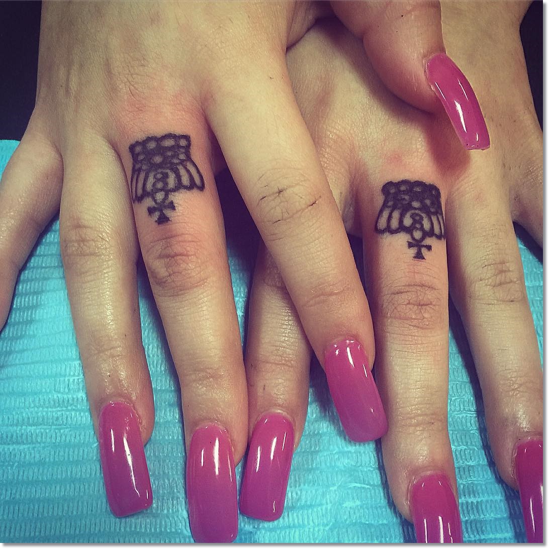 Beautiful Crown Tattoos On Fingers For Couple