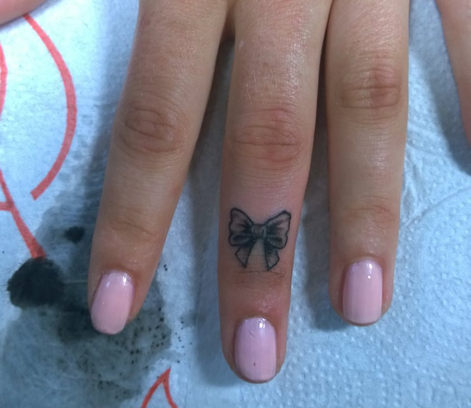 Black Finger Bow Tattoo For Girls By Karlinoboy