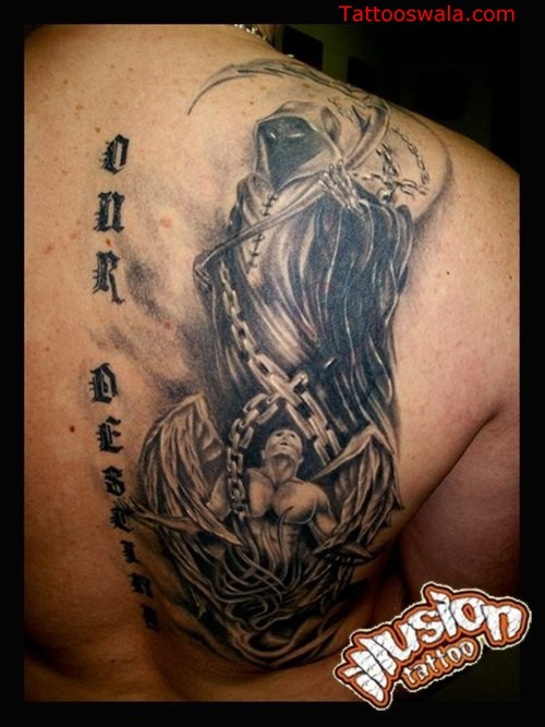 Dark Black Ink Fighting Angel Tattoo On Man Right Back Shoulder