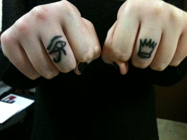 Egyptian Eye And Crown Tattoos On Fingers