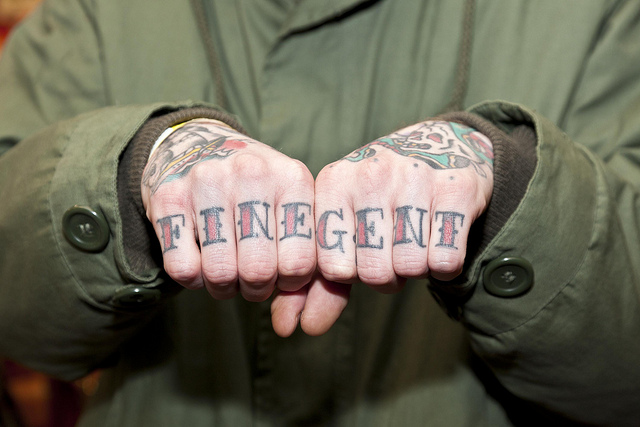 Fine Gent Wording On Knuckle Tattoo Ideas