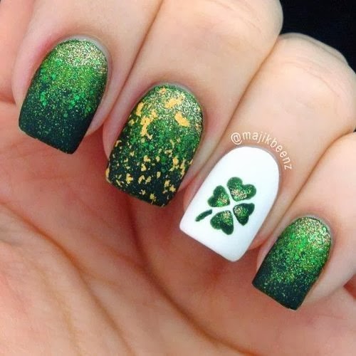 Green And Gold Saint Patrick's Day Nail Art Design