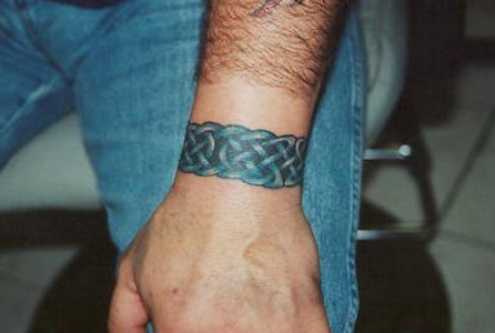 Green Celtic Wrist Bracelet Tattoo For Men