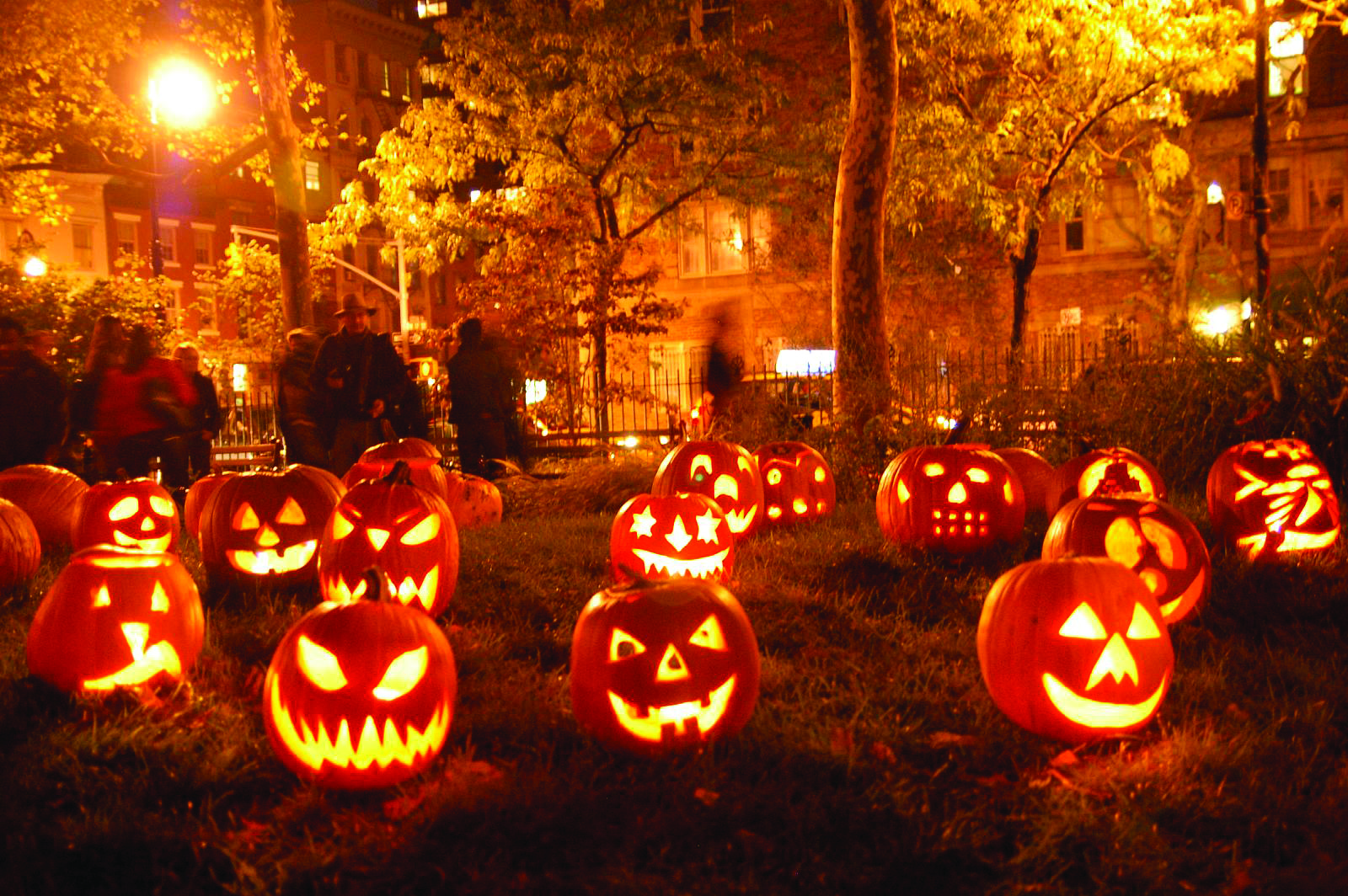 Happy Halloween Glowing Pumpkins Picture
