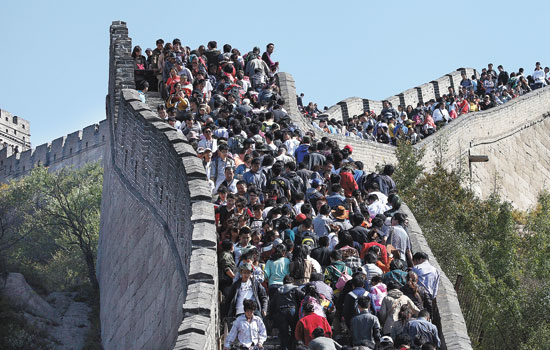 Large Number Of Tourists At The Great Wall Of China