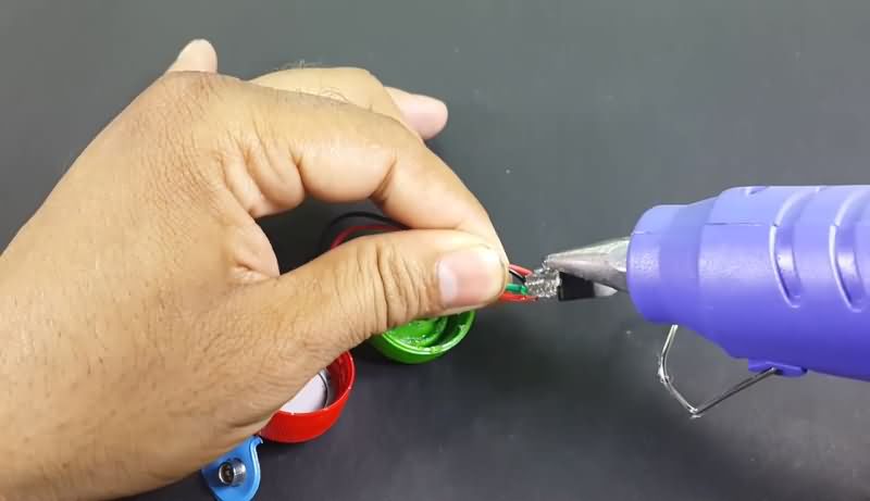 Make A Mobile Phone Charger At Home (9)