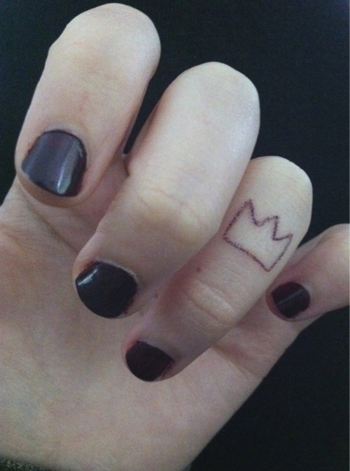 Outline Crown Finger Tattoo