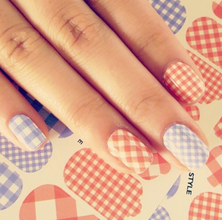 Purple And Pink Gingham Nail Art