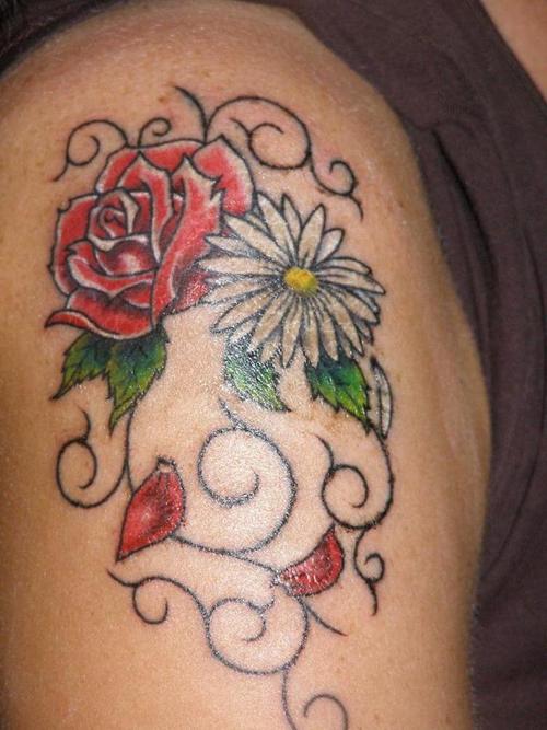 Rose n Daisy Tattoo Design On Shoulder